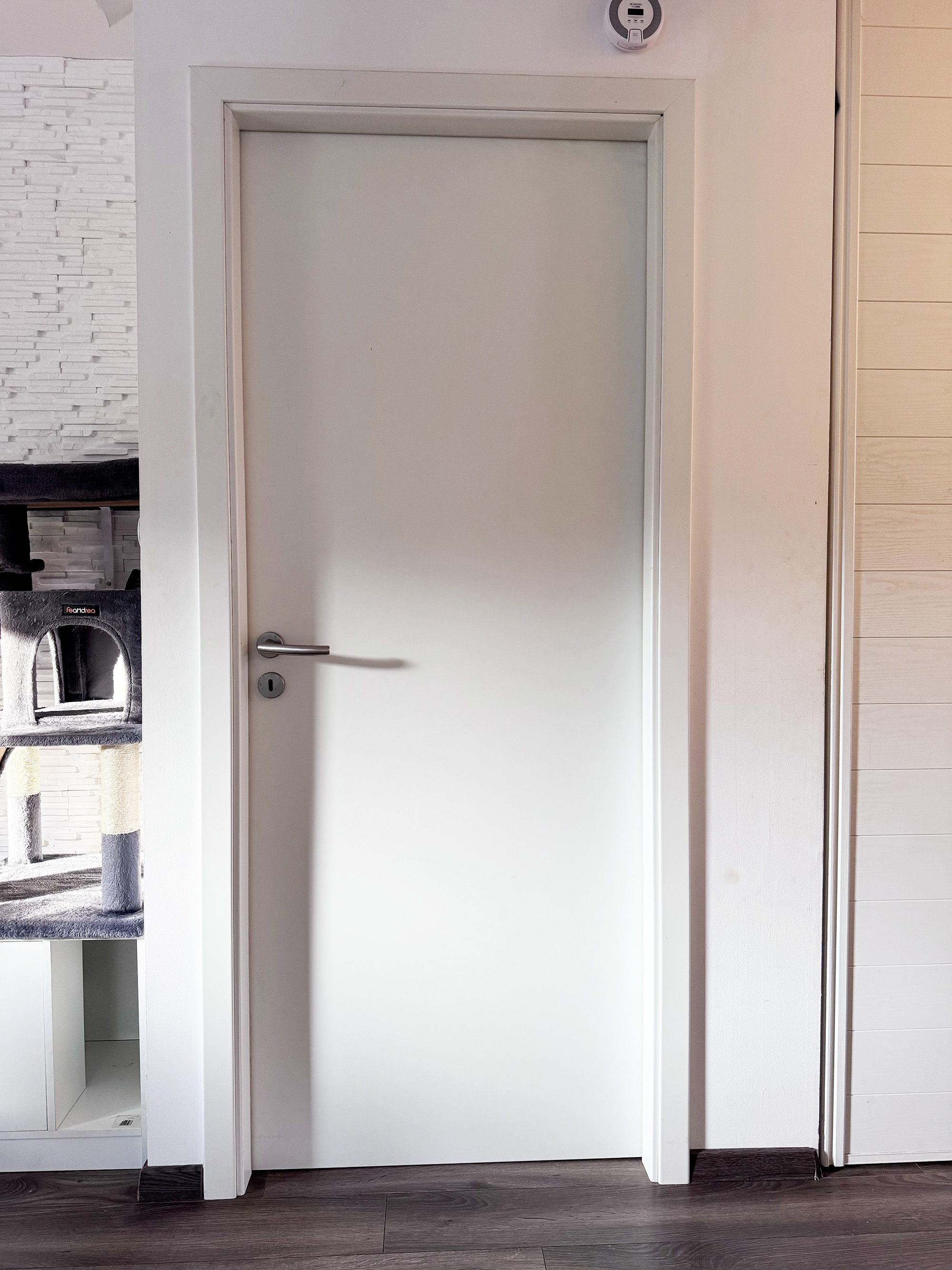 Sans remplacer la porte existante, le covering architectural lui offre une nouvelle identité. Une transformation spectaculaire pour un coût et des travaux réduits.